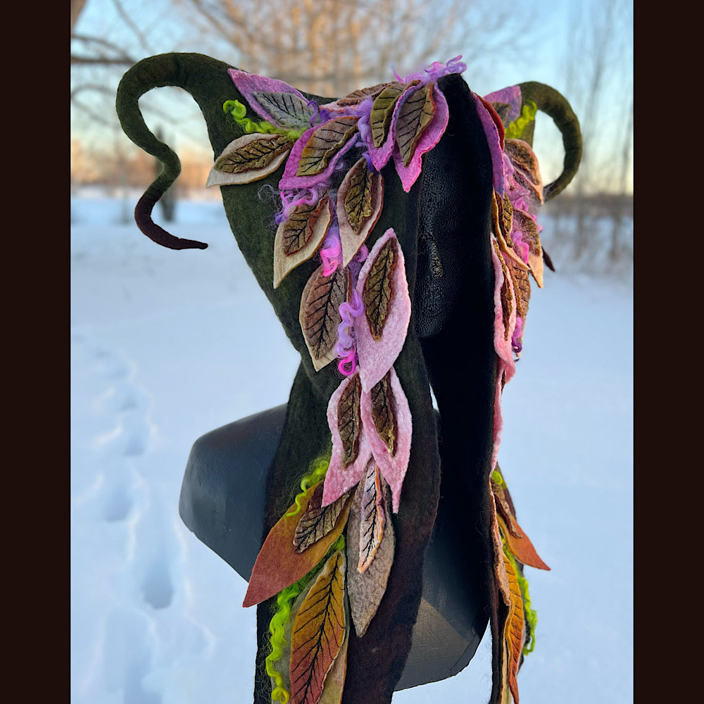 L’esprit des bois felted hood size 24” large