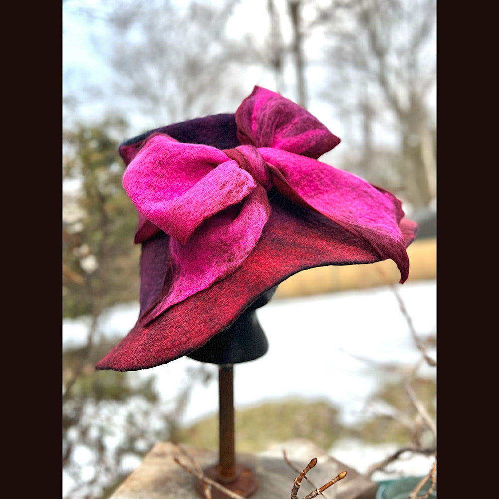 Felted top hat with bow 23” 1/2 medium