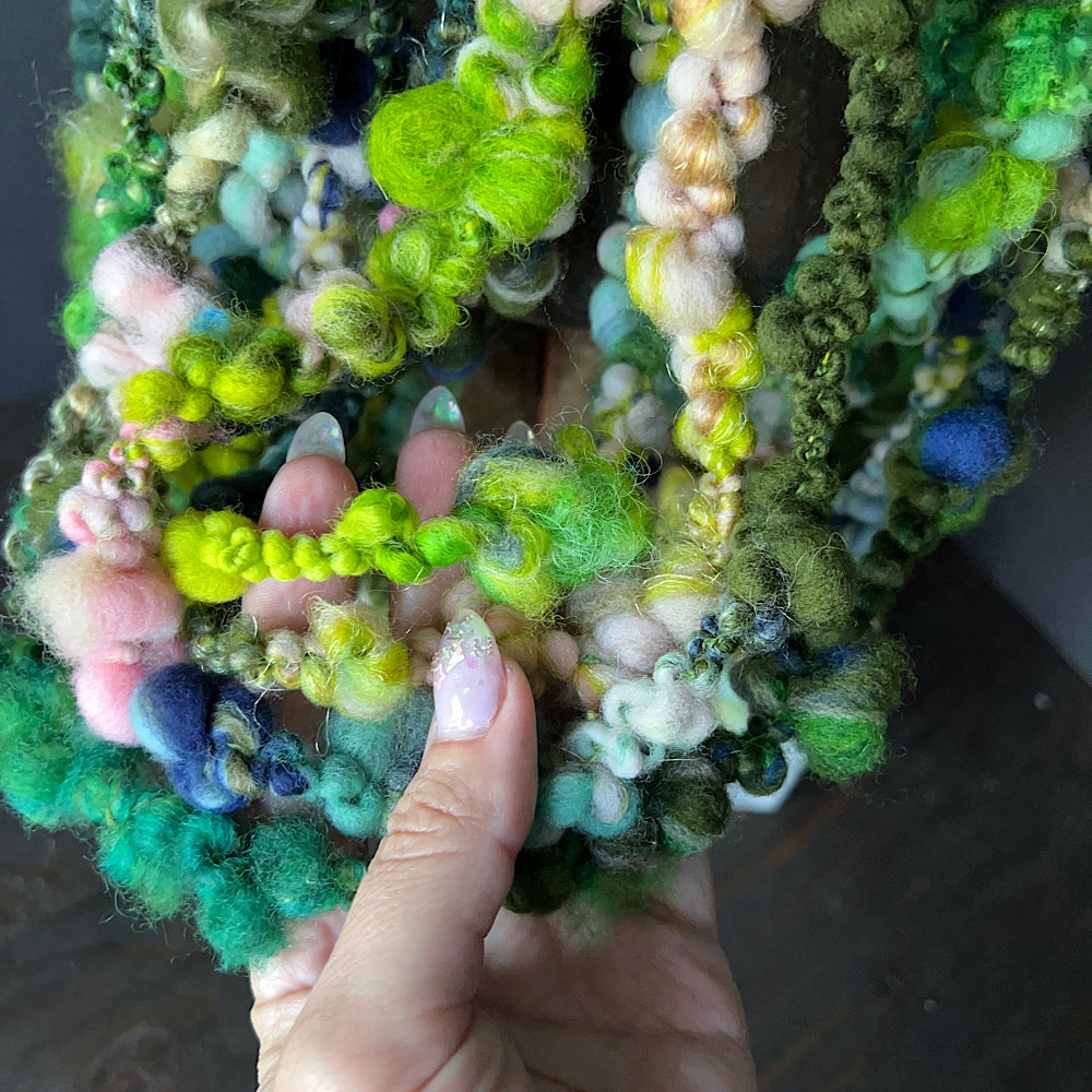 Boucle art yarn for weavers