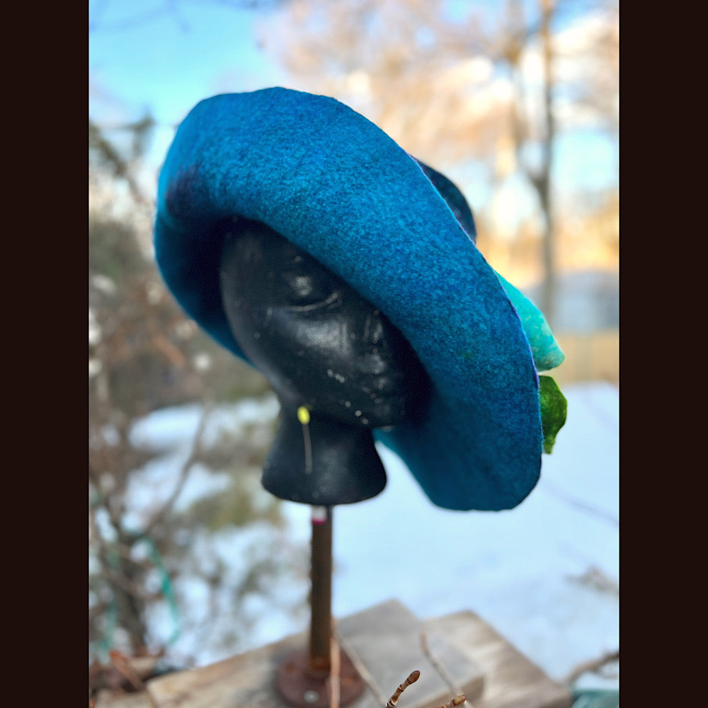 Felted top hat with bow 23” 1/2 medium