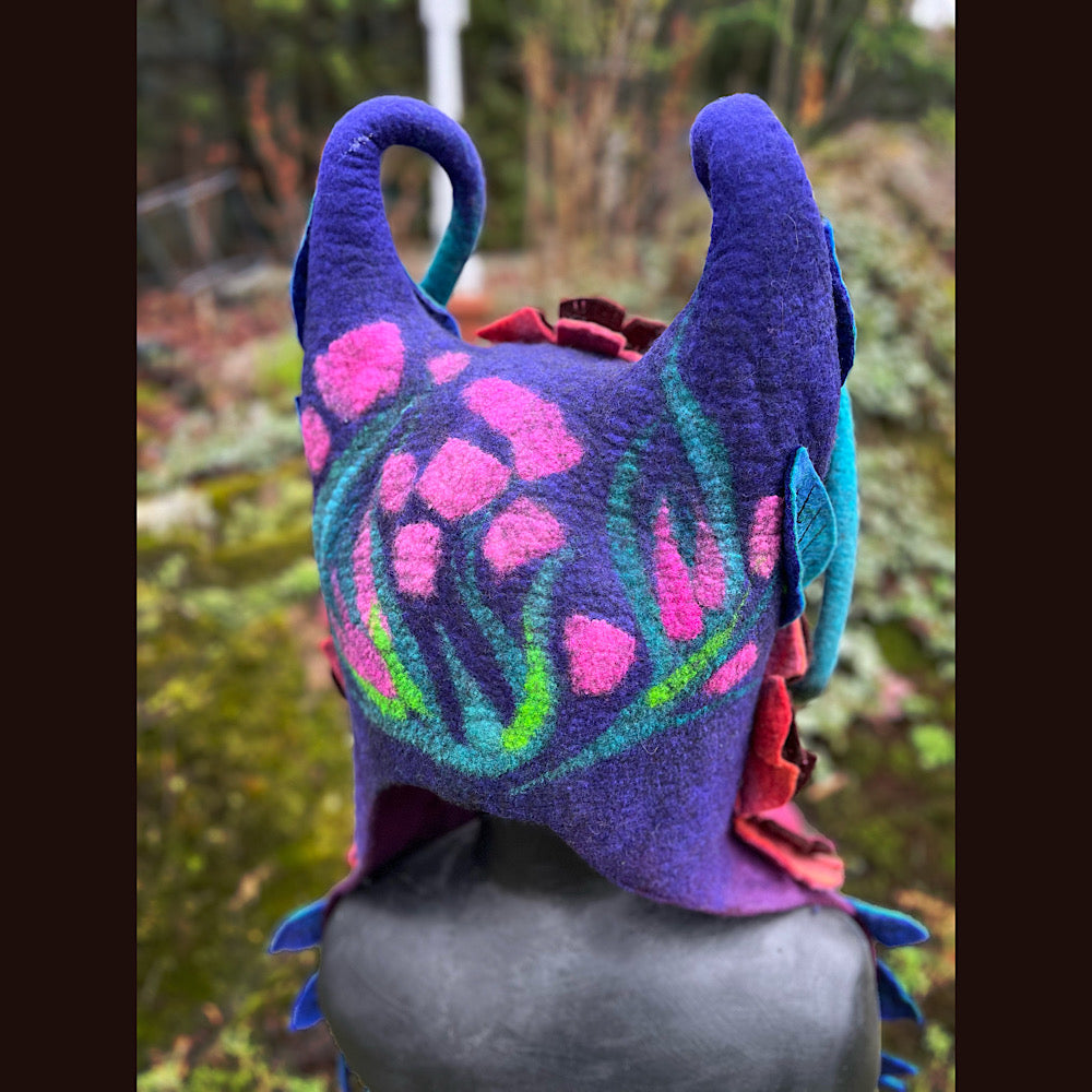 L’esprit des bois felted hood size medium