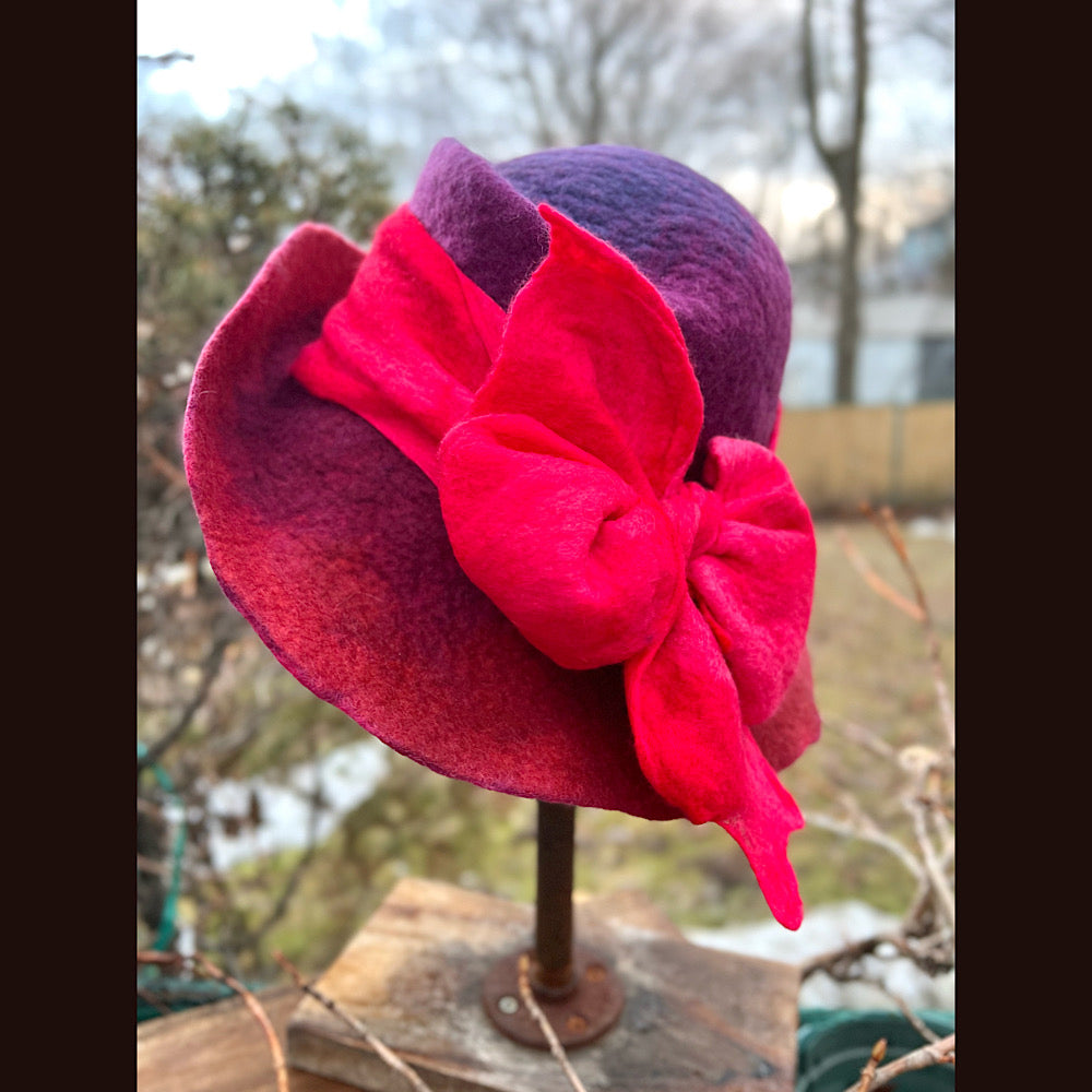 Felted top hat with bow 23” 1/2 medium
