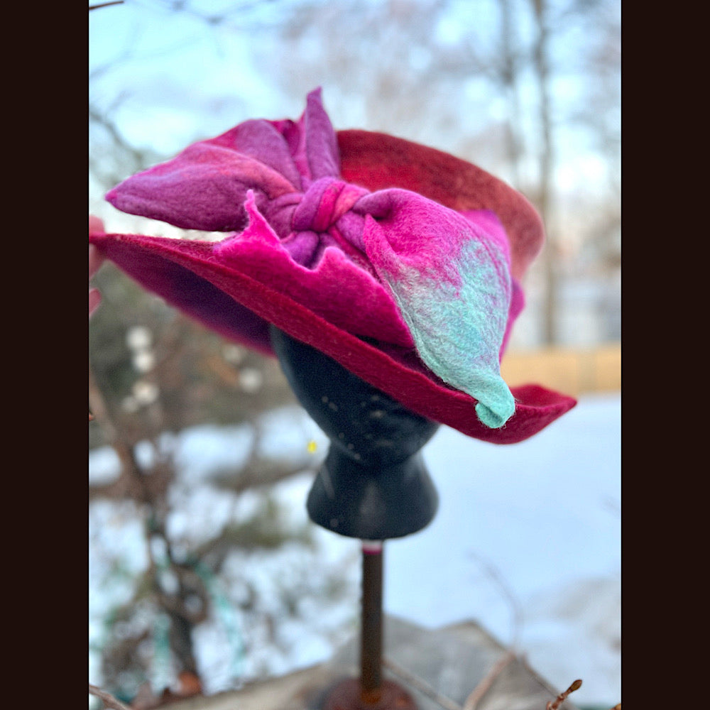 Felted top hat with bow 23” 1/2 medium