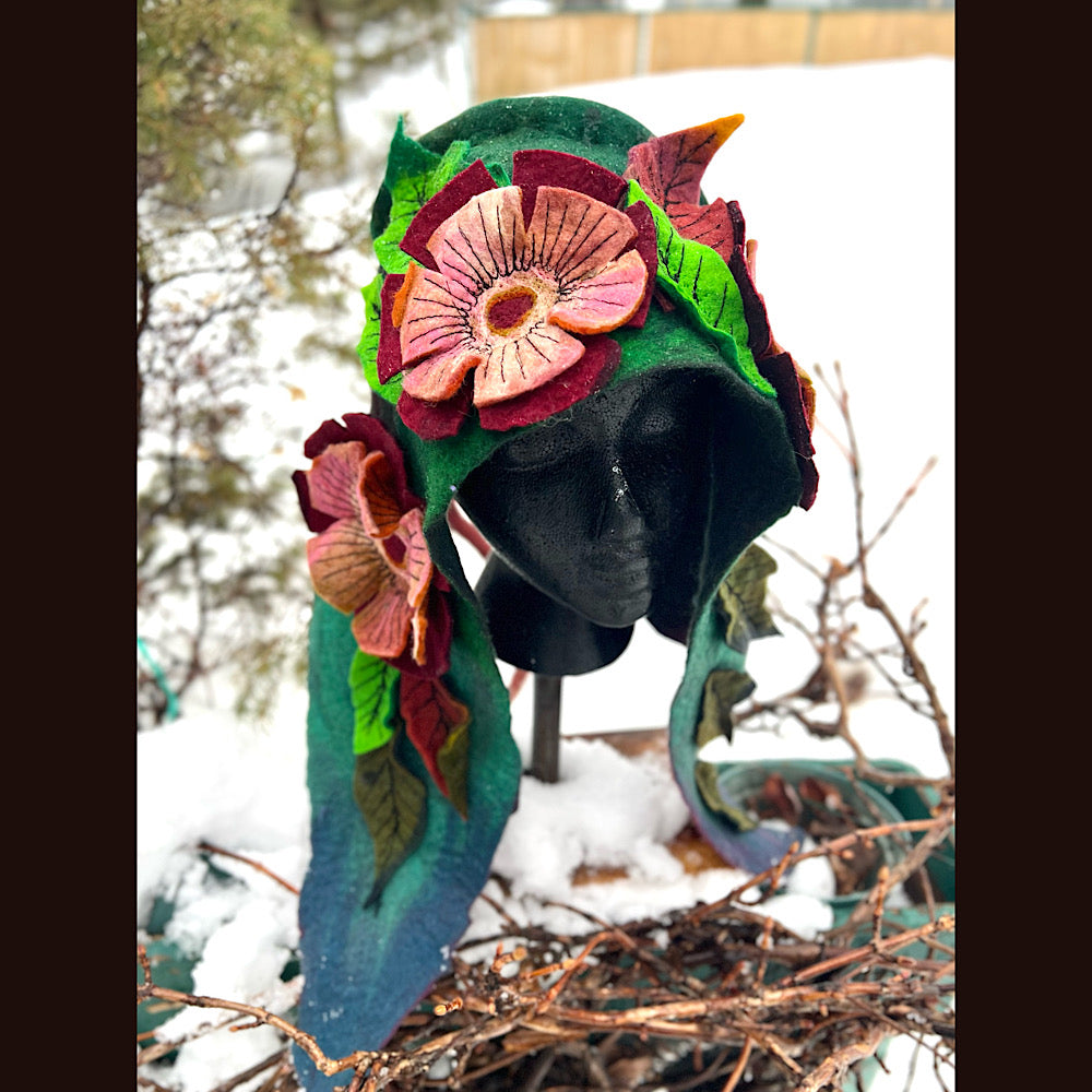 L’esprit des bois felted hood size 23” medium