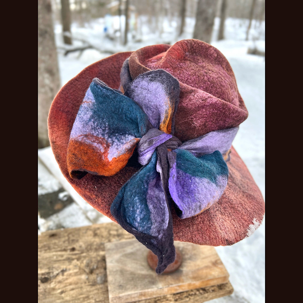Felted top hat with bow 23” 1/2 medium