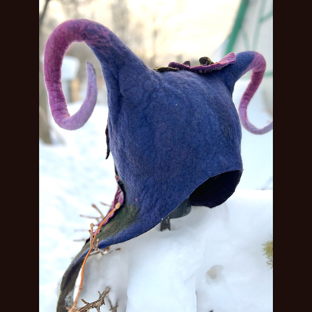 L’esprit des bois felted hood size 24” large