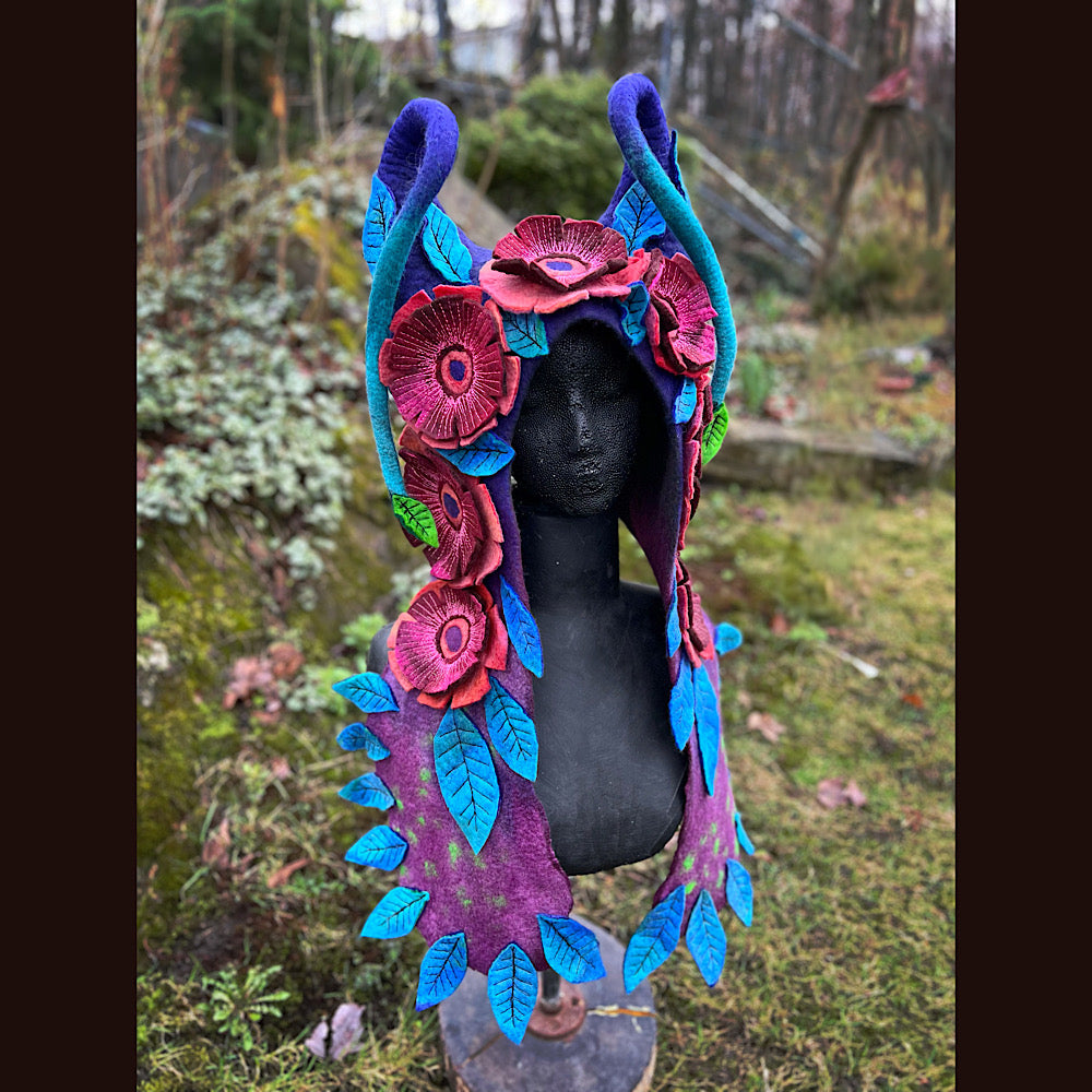 L’esprit des bois felted hood size medium