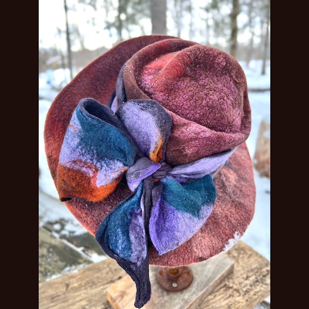 Felted top hat with bow 23” 1/2 medium