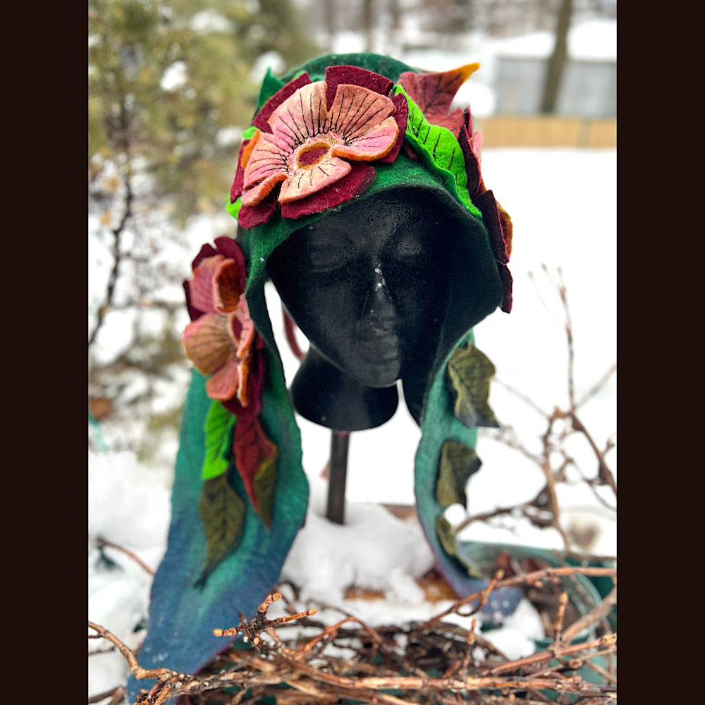 L’esprit des bois felted hood size 23” medium