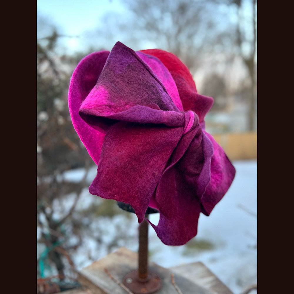 Felted top hat with bow 23” 1/2 medium