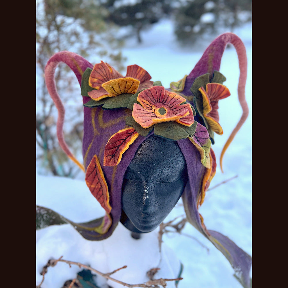 L’esprit des bois felted hood size 23” medium