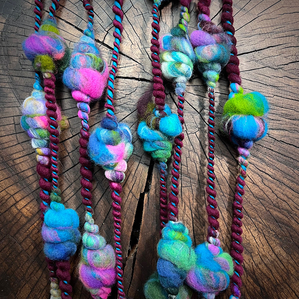 Beehives art yarn 2.8 oz