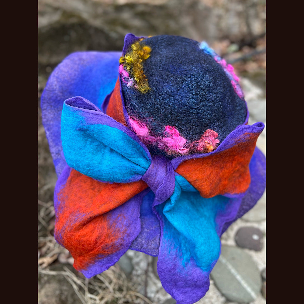 Felted top hat with bow and silk 23” 1/2 medium