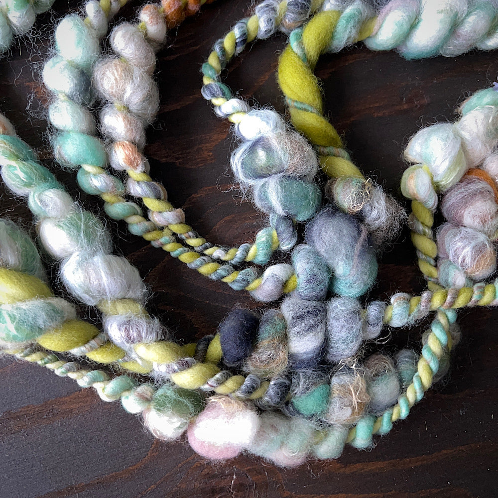 Jumbo spiral yarn for weaving