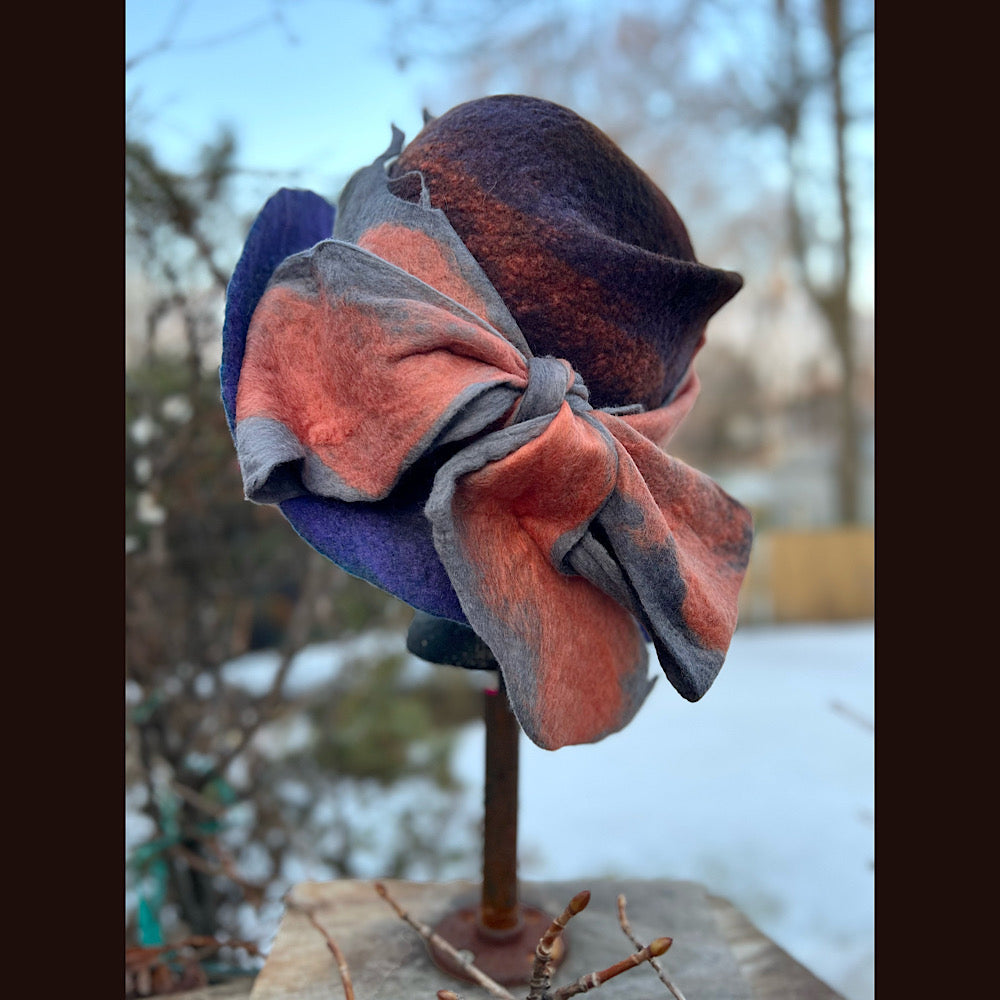 Felted top hat with bow 23” 1/2 medium