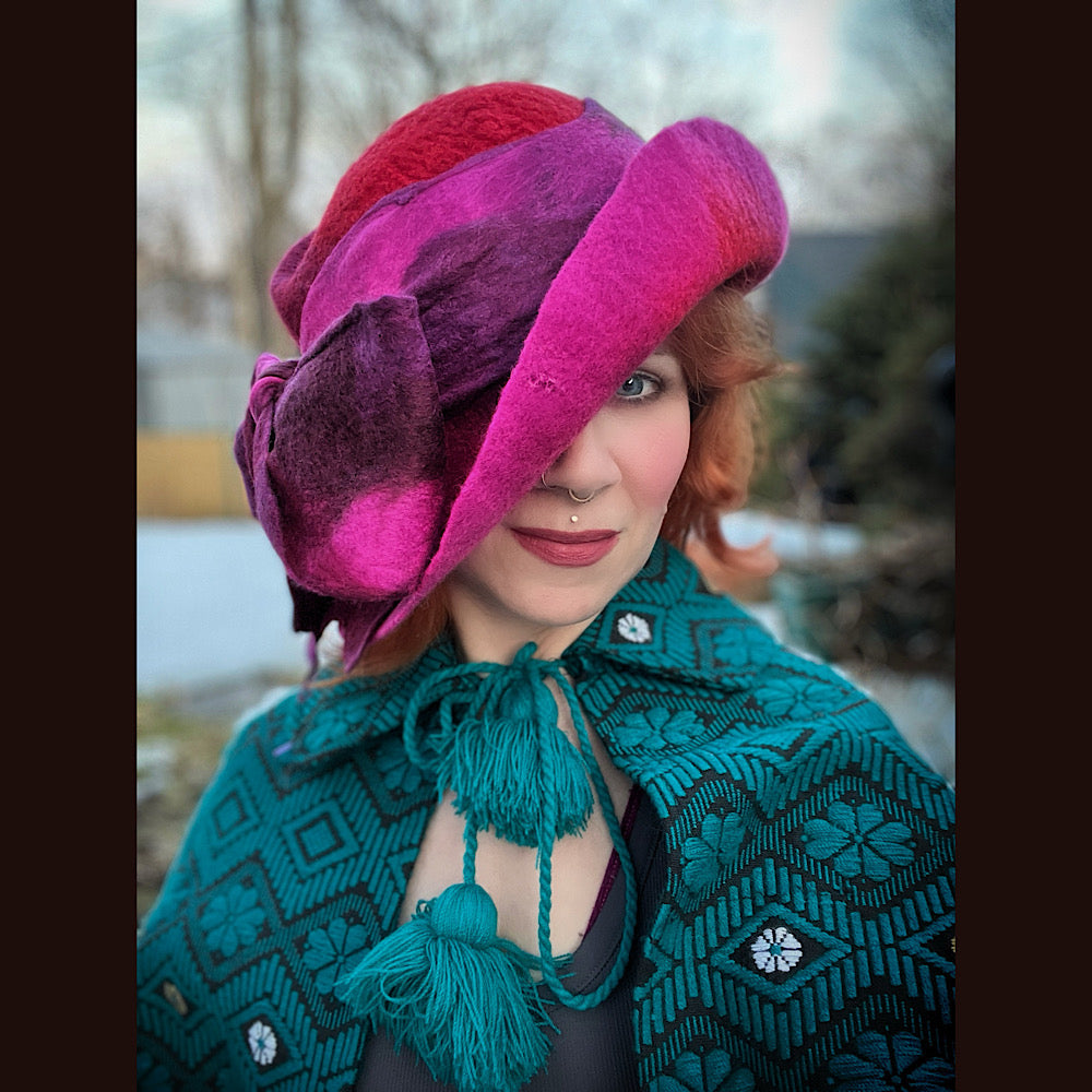 Felted top hat with bow 23” 1/2 medium