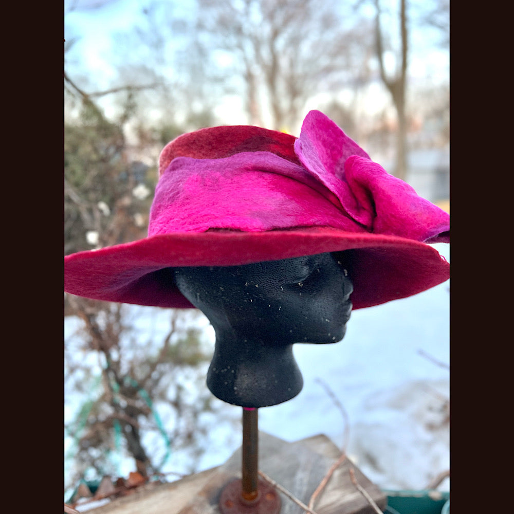 Felted top hat with bow 23” 1/2 medium