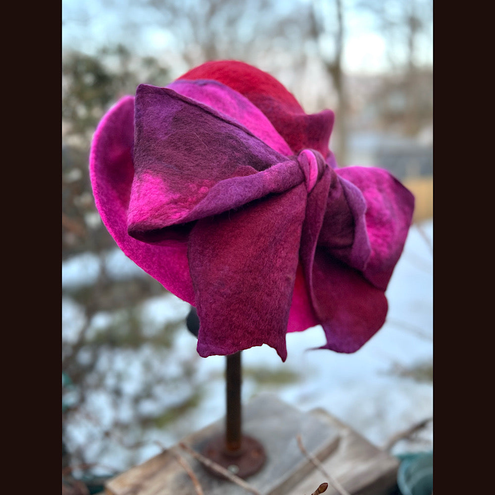 Felted top hat with bow 23” 1/2 medium