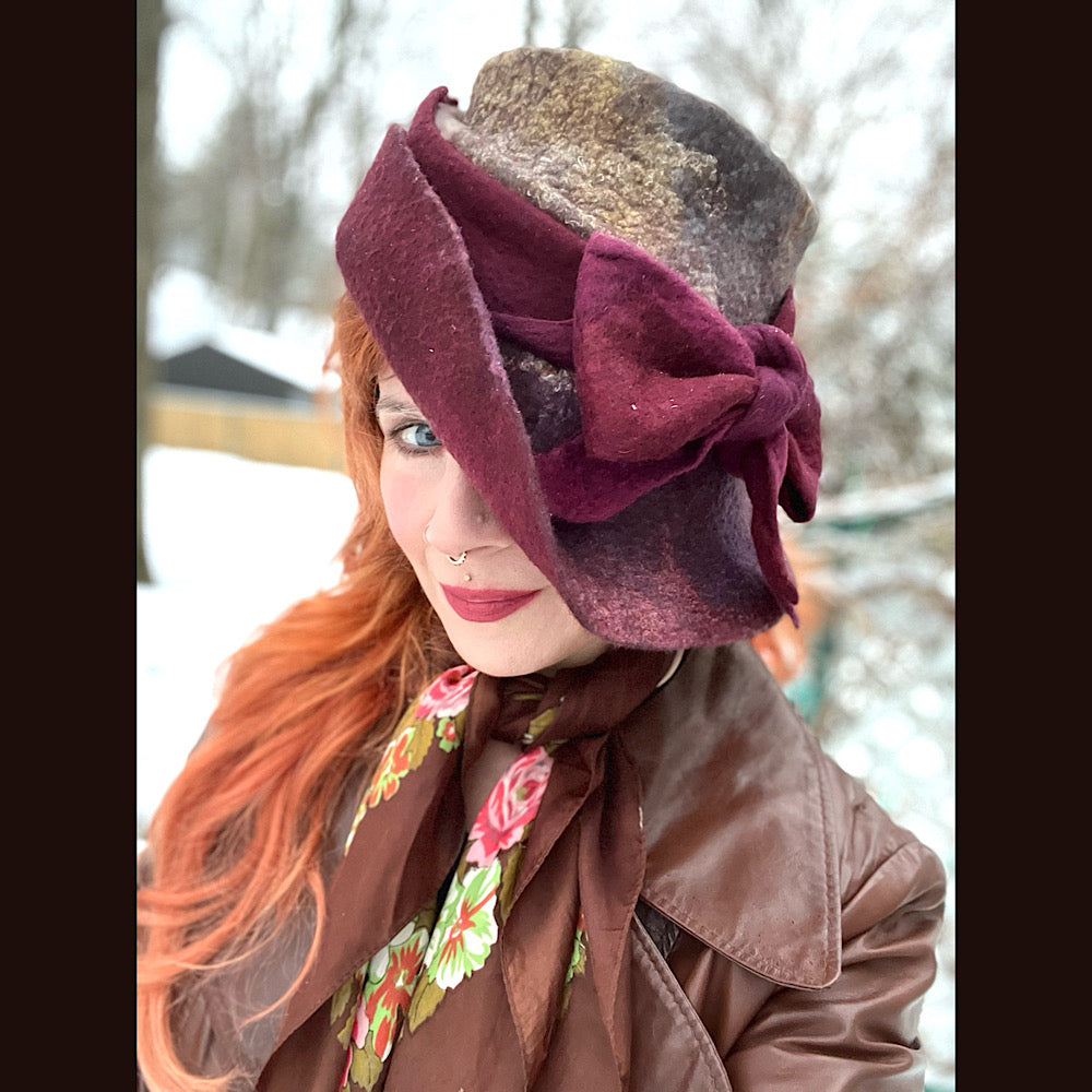 Felted top hat with bow 23” 1/2 medium