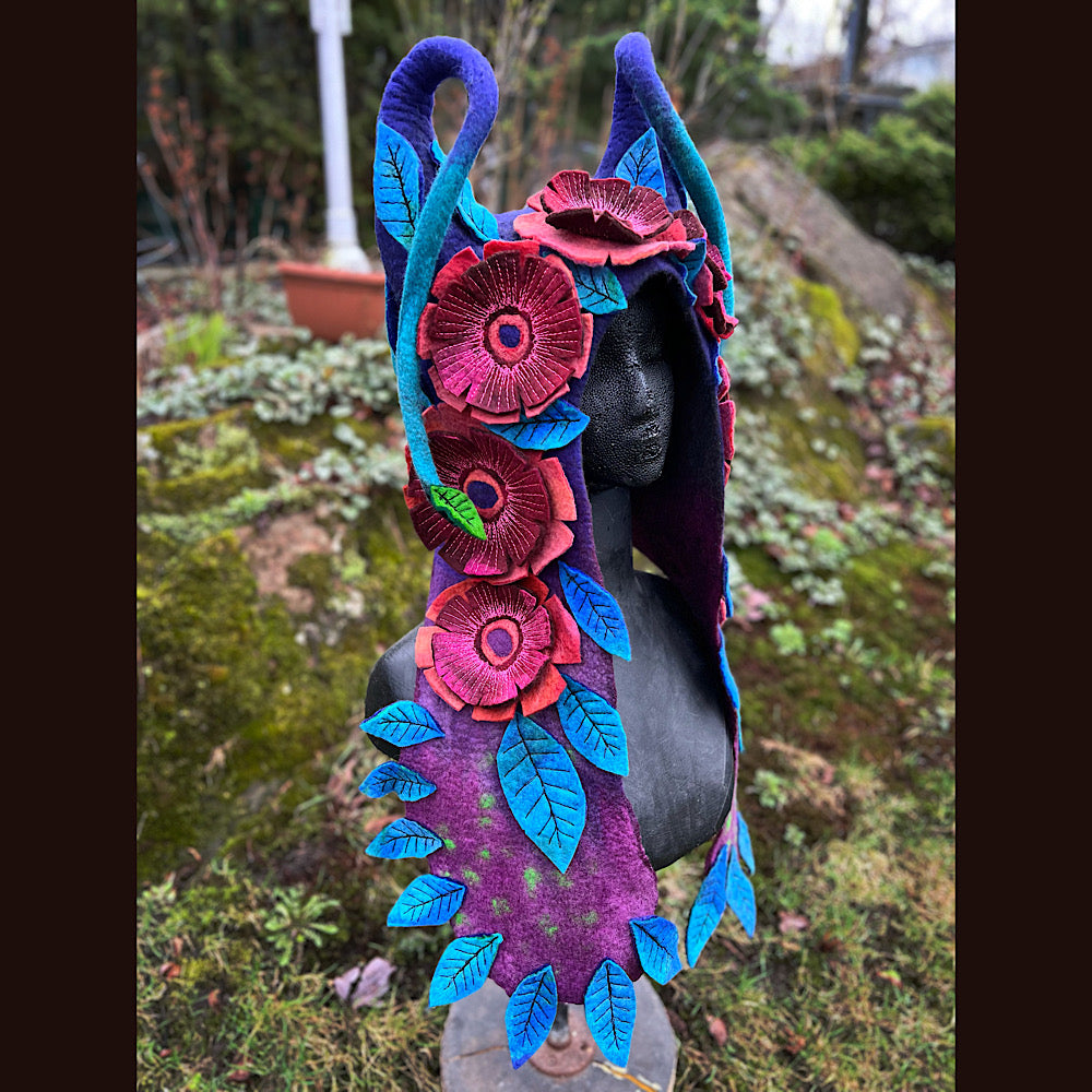 L’esprit des bois felted hood size medium