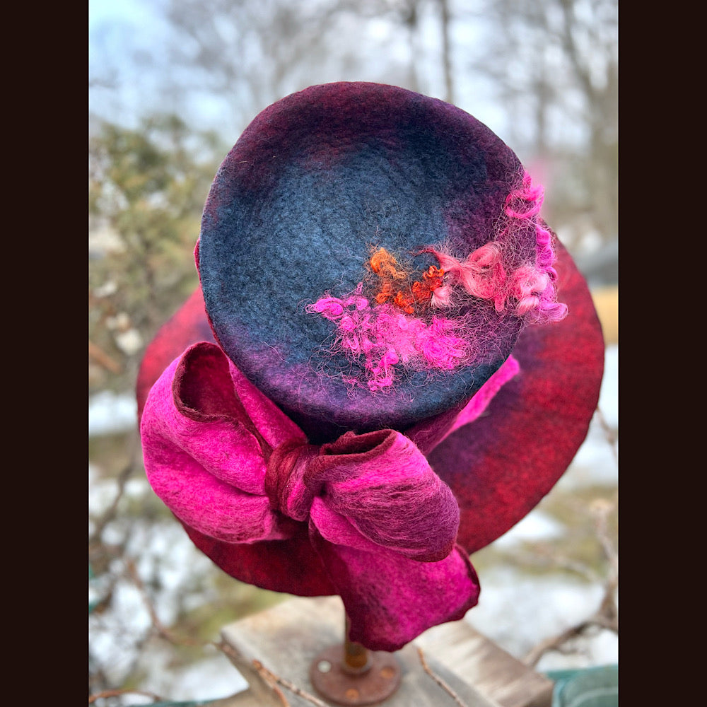 Felted top hat with bow 23” 1/2 medium
