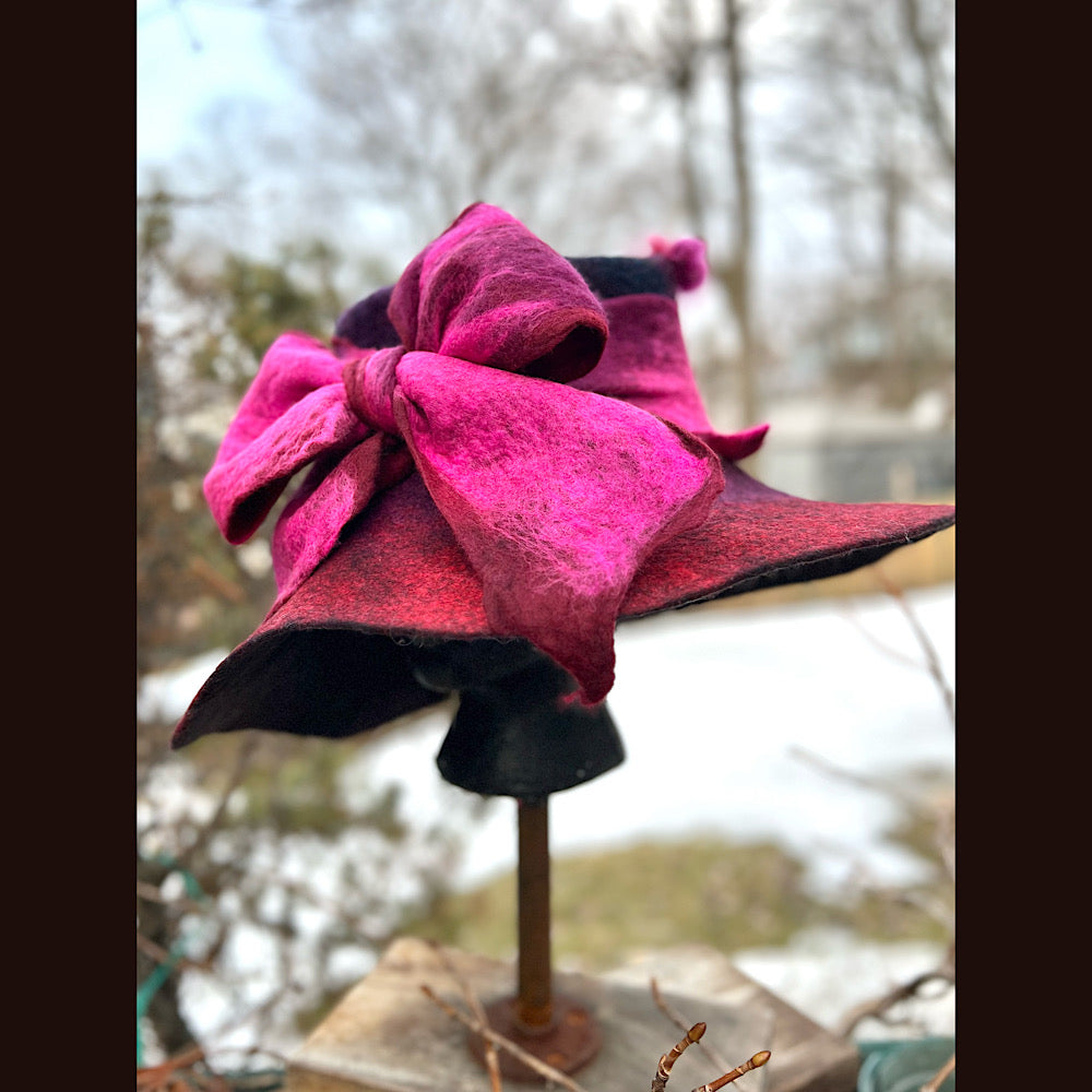 Felted top hat with bow 23” 1/2 medium