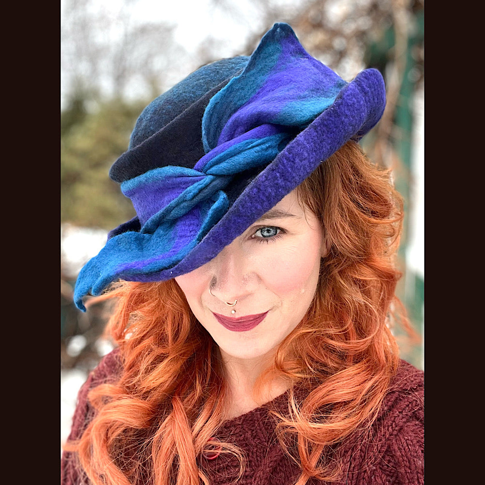 Felted top hat with bow 23” 1/2 medium