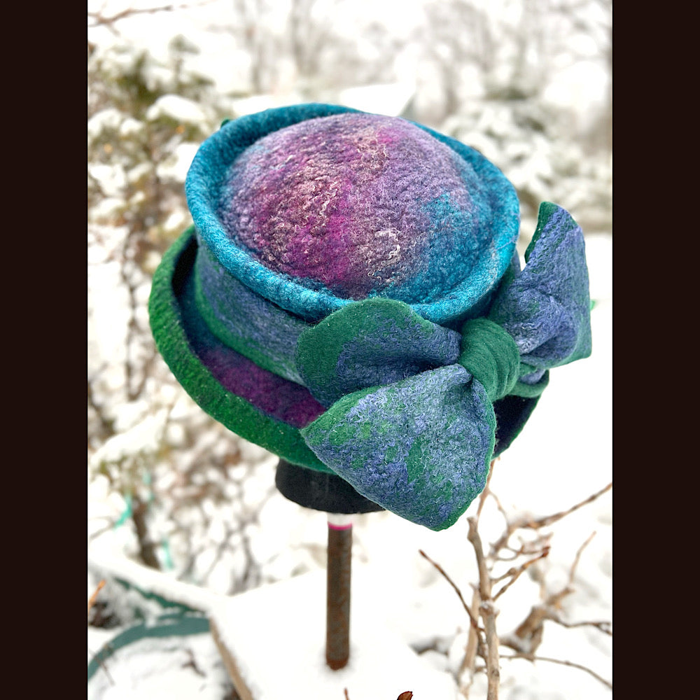 Felted top hat with bow 23” 1/2 medium