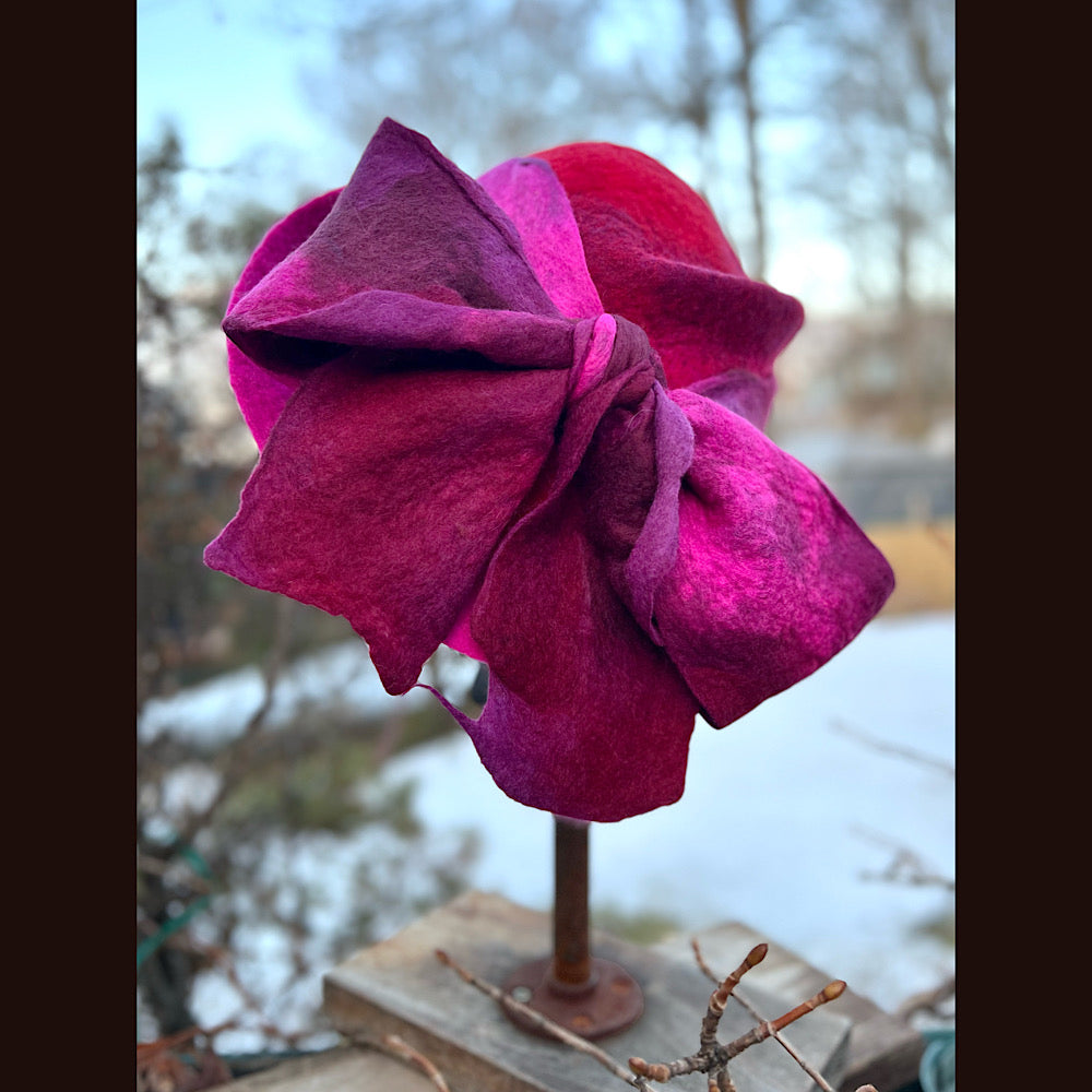 Felted top hat with bow 23” 1/2 medium