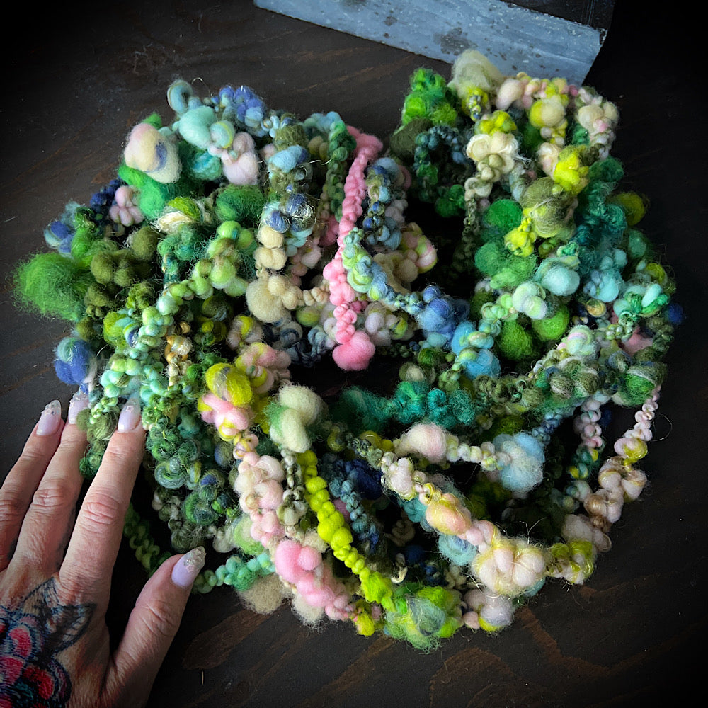 Boucle art yarn for weavers