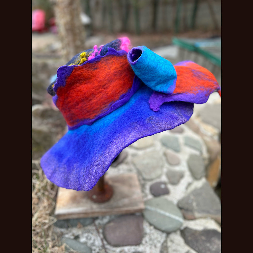 Felted top hat with bow and silk 23” 1/2 medium