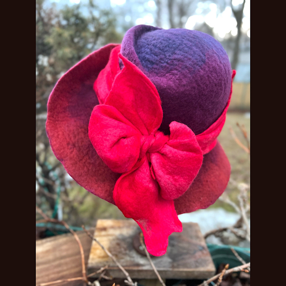 Felted top hat with bow 23” 1/2 medium