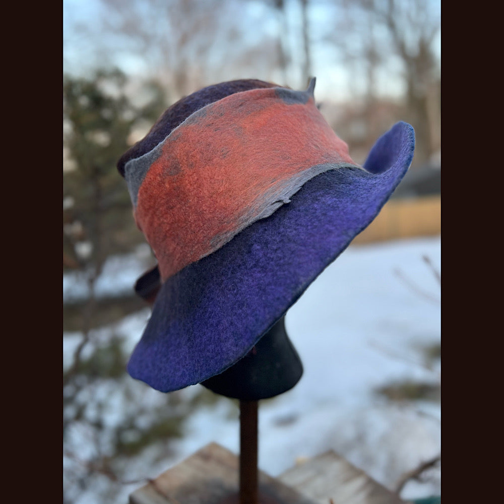 Felted top hat with bow 23” 1/2 medium