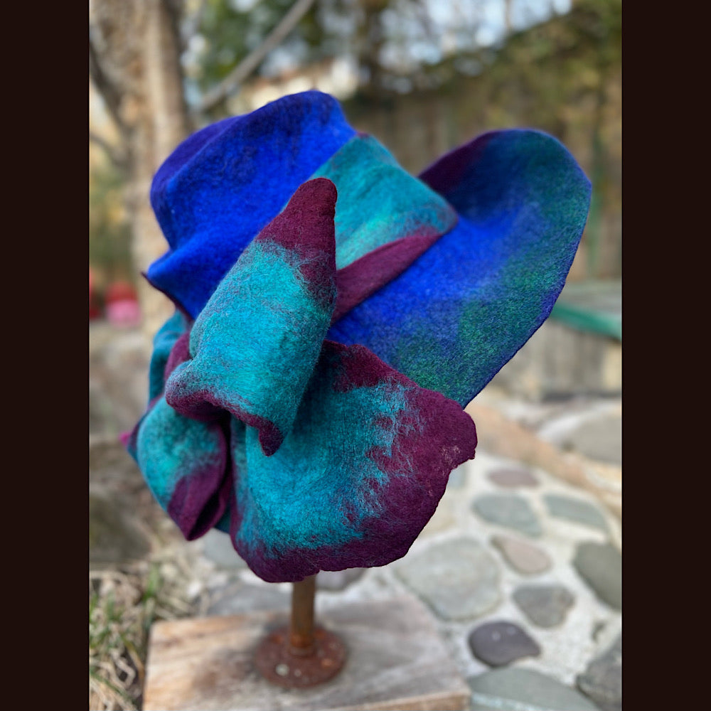 Felted top hat with bow 23” 1/2 medium