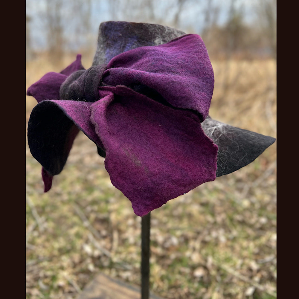 Large brim Felted hat with bow 23” 3/4 medium large