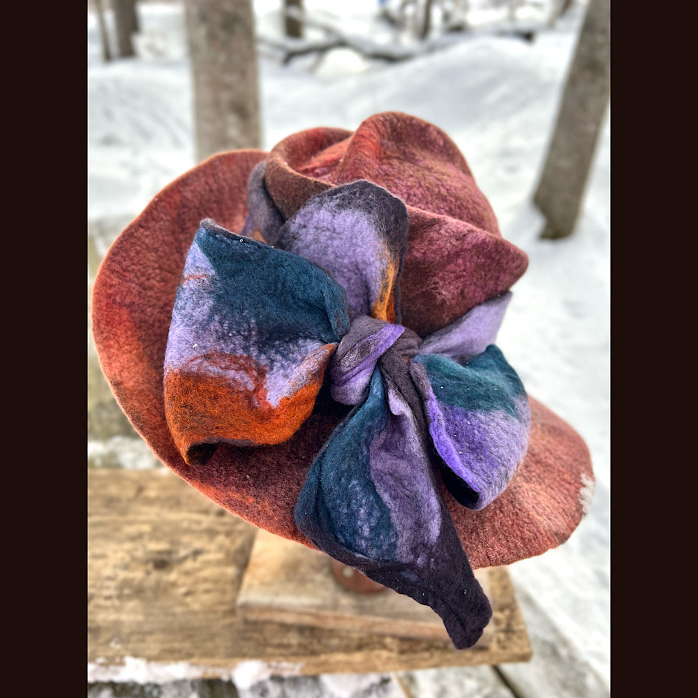 Felted top hat with bow 23” 1/2 medium
