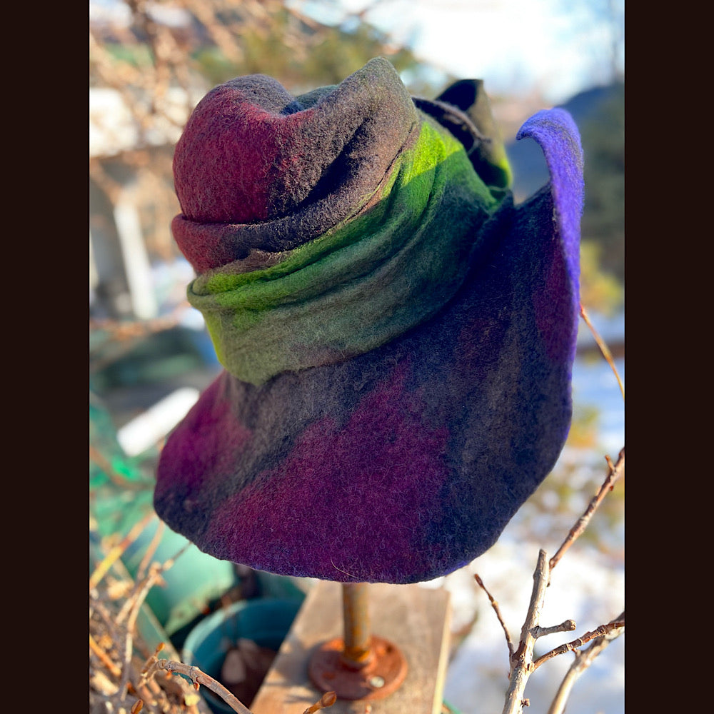 Felted top hat with bow 23” medium