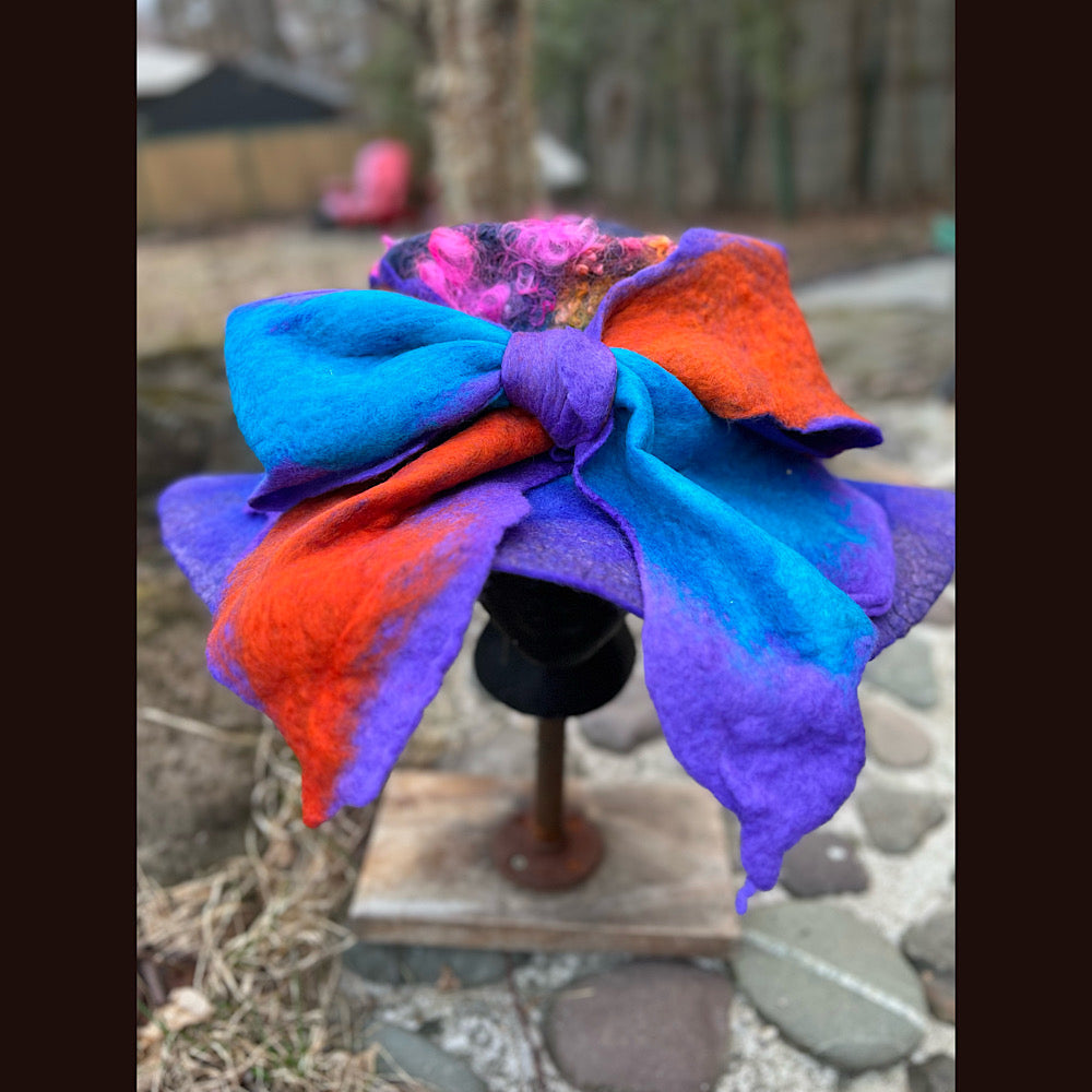 Felted top hat with bow and silk 23” 1/2 medium
