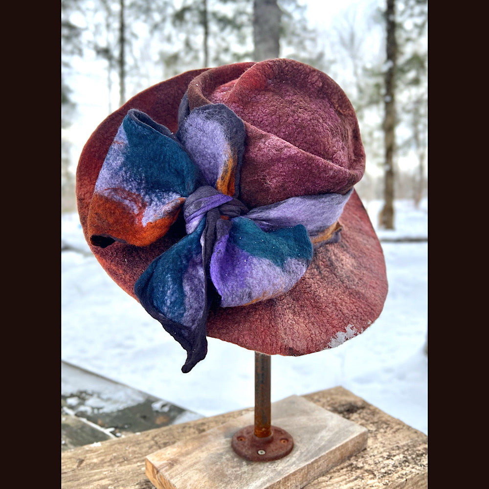 Felted top hat with bow 23” 1/2 medium