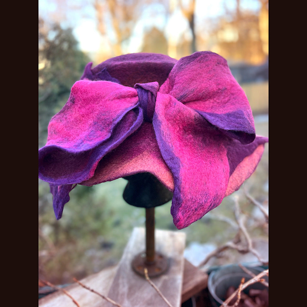 Felted top hat with bow 23” 1/2 medium