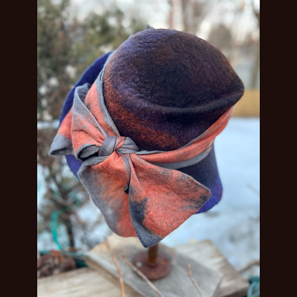 Felted top hat with bow 23” 1/2 medium