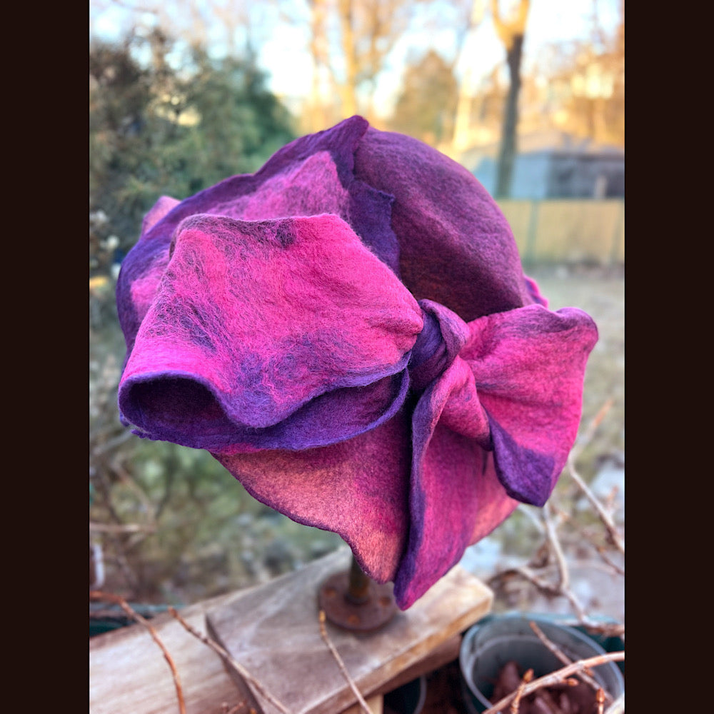 Felted top hat with bow 23” 1/2 medium