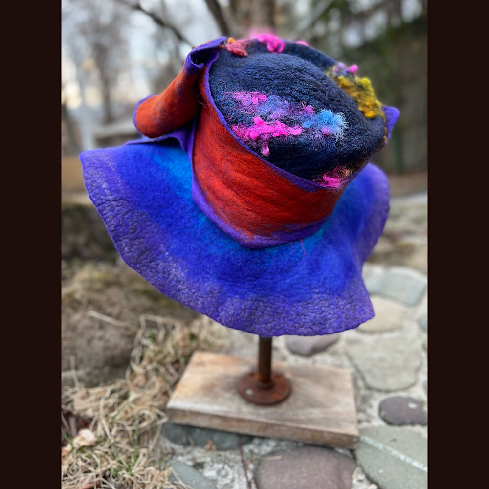 Felted top hat with bow and silk 23” 1/2 medium