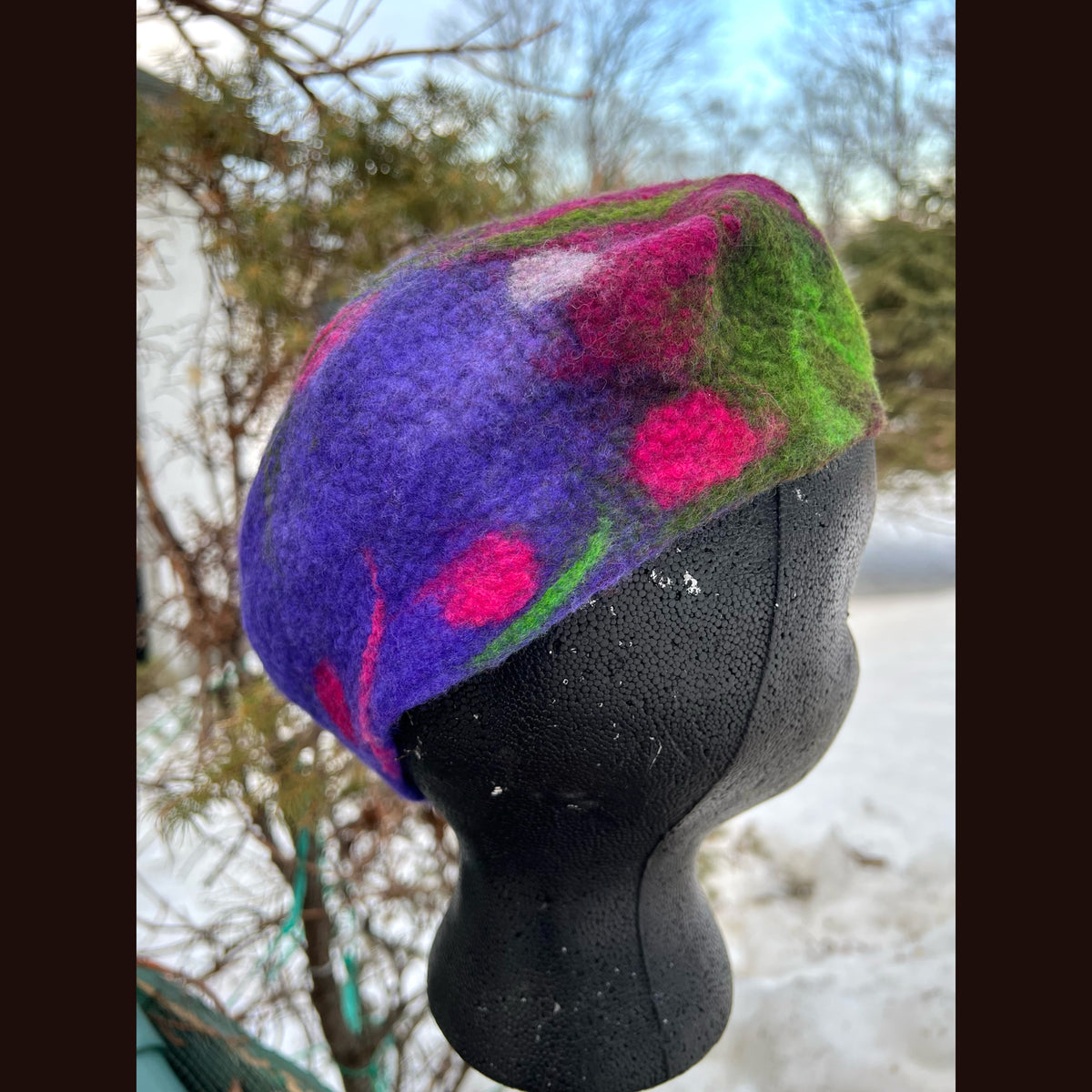 Felted beret 23”