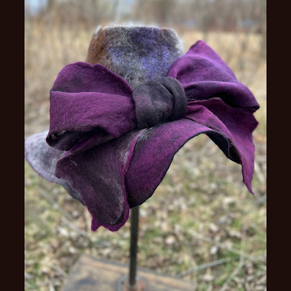 Large brim Felted hat with bow 23” 3/4 medium large