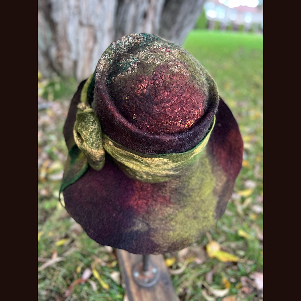 Felted top hat with bow 23” medium