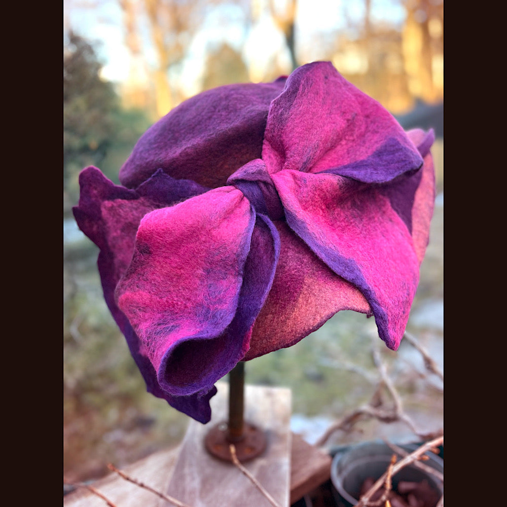 Felted top hat with bow 23” 1/2 medium