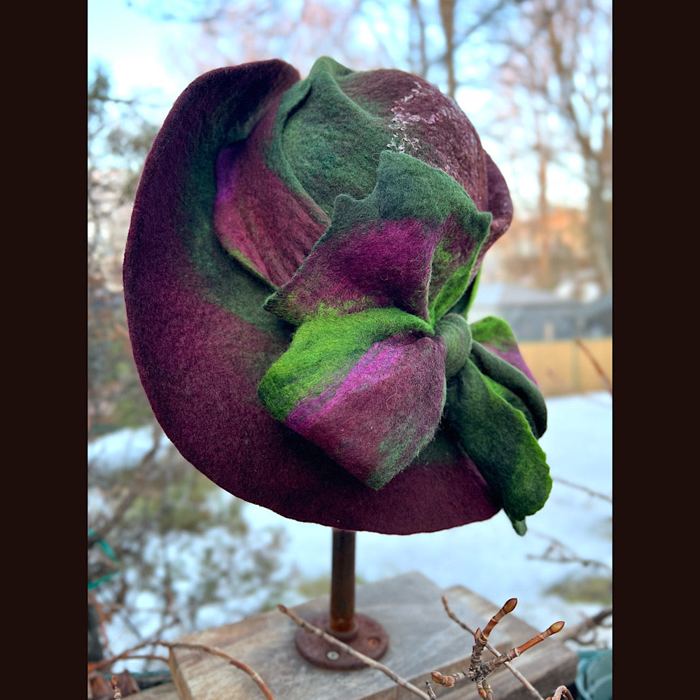 Felted top hat with bow 23” 1/2 medium
