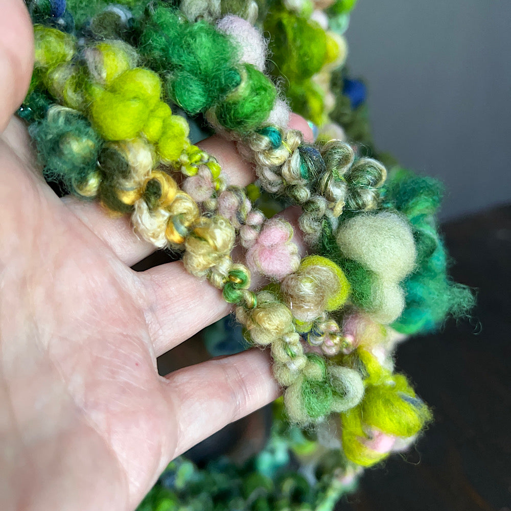 Boucle art yarn for weavers