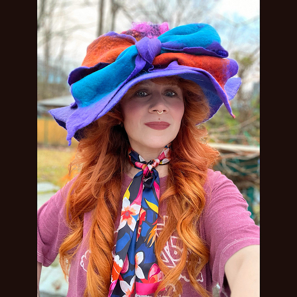 Felted top hat with bow and silk 23” 1/2 medium